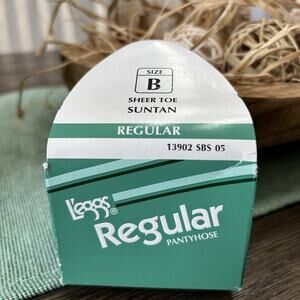 Vintage L'eggs Regular Pantyhose Size B Suntan Sheer Toe NIP Nylon Hosiery